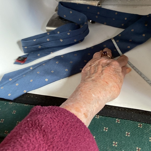 Arnie tie blue & tiny white and red. 56” long Could it be Arnie Palmer? - Picture 7 of 7